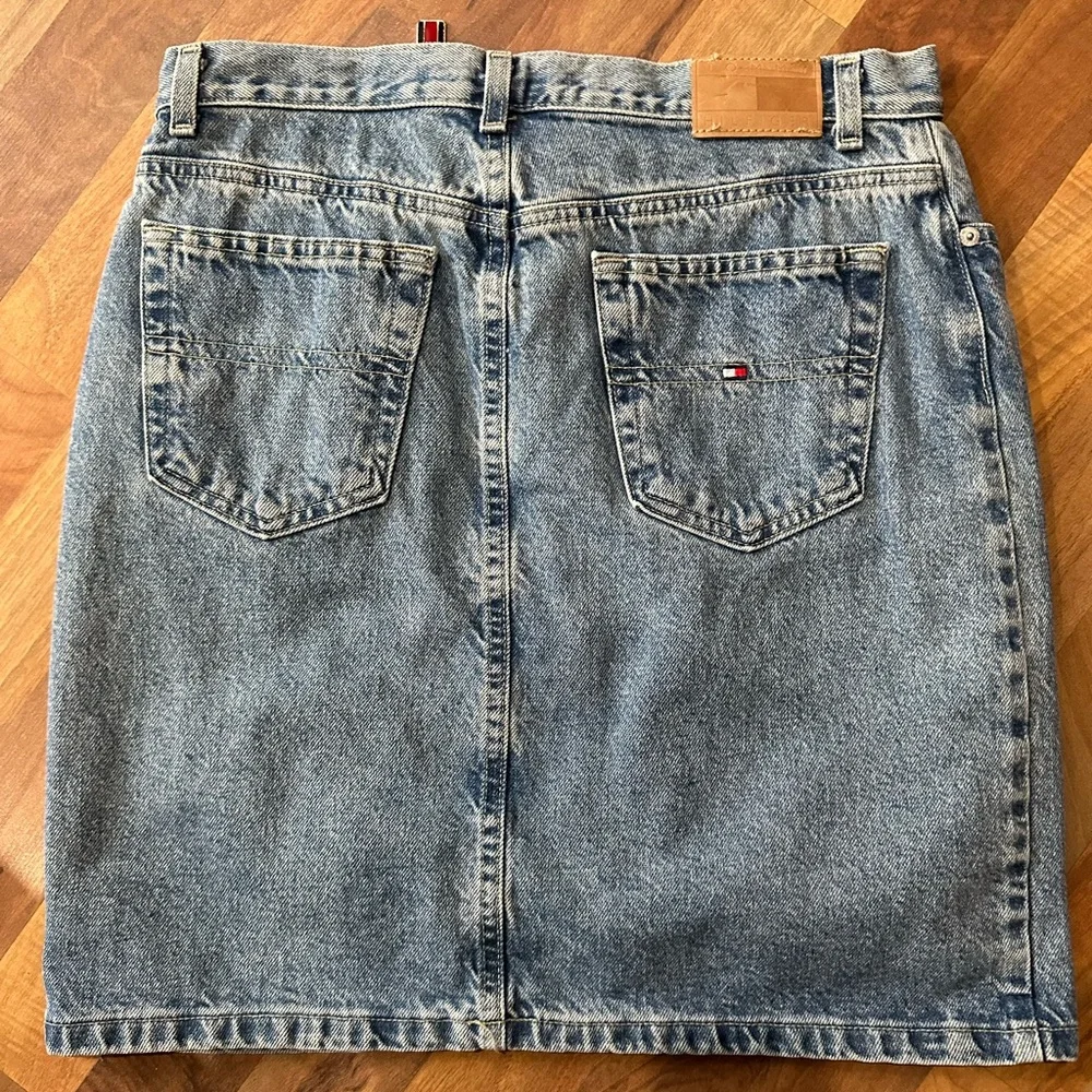 Vintage Y2K Tommy Hilfiger Blue Denim Mini Skirt - Picture 2 of 7